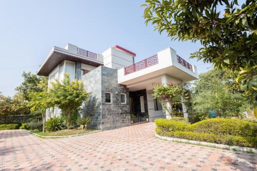 Faridabad Villa | Discover Hostie Vedika - 3BHK Farmhouse Near Delhi