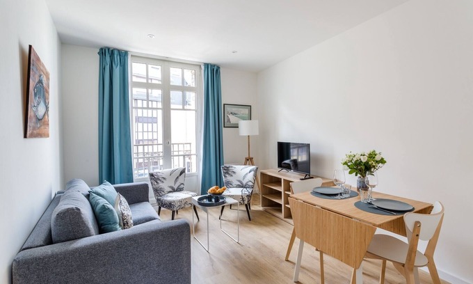 Rocabey - Alsace - Gare Apartment | Discover MALO'INN 2D: Modern Oceanfront Apartment in Saint Malo