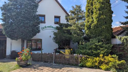 Verovice Hotel | Pet-Friendly Hostinec a penzion Dolní Dvůr - Guest Rated 8/10