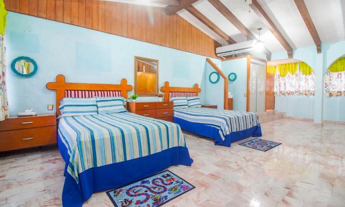 Acapulco House | Discover Hostpal Acapulco Casa el Rosal - 4-Star Pet-Friendly Retreat
