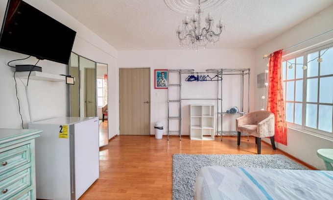 Villa Coapa Bed & Breakfast | Women-Only Retreat at HostPal Cassa Rossa - Rated 9/10