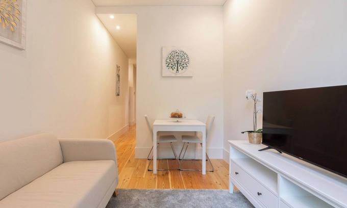 Guimaraes Apartment | HostWise - Cozy Flat