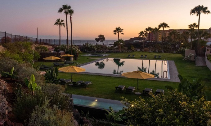 San Miguel de Abona Apartment | Relaxing Retreat with Hot Pool and Oceanfront Views