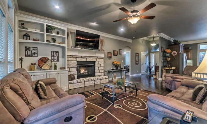 Hot Springs Village House | Family-Friendly Retreat on Granada Golf Course with Pool