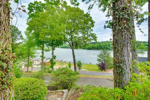 Jones Mills House | Riverside Retreat with Hot Tub & Deck - Guest Rated 9.8