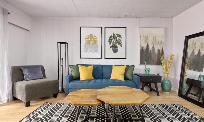 Burnaby House | Relaxing 2 BR Suite with Hot Tub & Family-Friendly Amenities