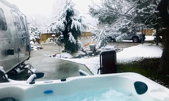 Cottonwood Heights House | Relaxing Airstream Classic with Hot Tub & Mountain Views