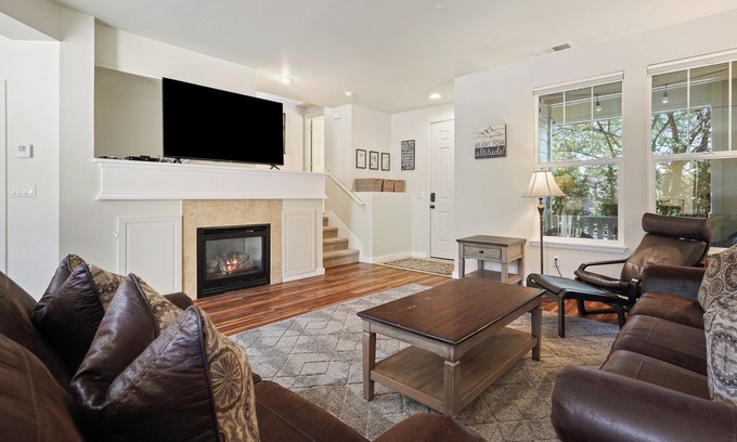 Southern Crossing House | Modern Retreat with Hot Tub Near Old Mill & Downtown