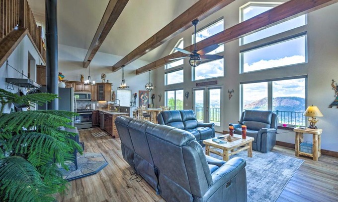 Cripple Creek House | Cozy Cripple Creek Mountain Retreat with Hot Tub & Grill