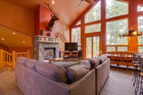 Warrior's Mark West House | Cozy Breckenridge Retreat with Hot Tub & Ski Shuttle