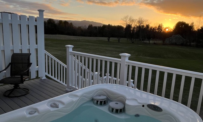 Plymouth Apartment | Relaxing Hot Tub Retreat at Sunset View Farm for Families