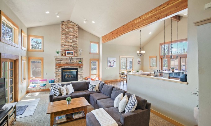 Wildernest House | Experience Unmatched Views and Top Amenities in Nature