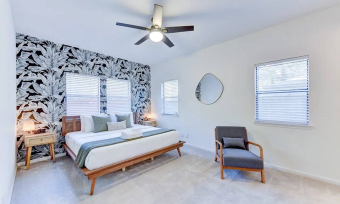 Cherrywood Apartment | Relaxing Hot Tub Retreat in E. Austin Near UT & Downtown