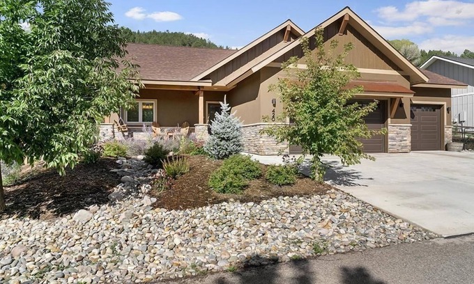 Hermosa House | Inviting Single Level Living with Hot Tub & Pet-Friendly Yard