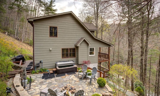 Boone House | Ideal Getaway Near Boone & Blowing Rock with Hot Tub