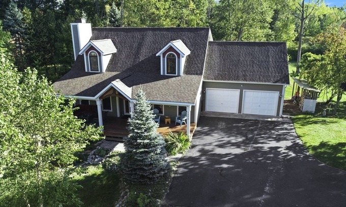 Glenn Haven Shores House | Beachfront Retreat with Hot Tub and Disc Golf - Sleeps 10