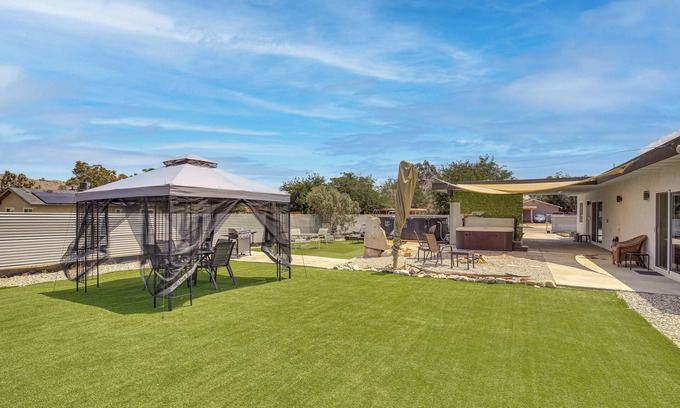 Yucca Valley House | Pet-Friendly Retreat with Pool & Hot Tub near Joshua Tree