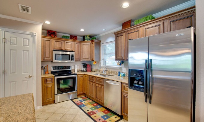 Kemp House | Relaxing Cedar Creek Lake House with Hot Tub & Private Dock