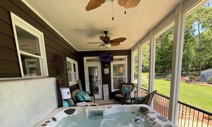 Cumming House | Relaxing Retreat with Hot Tub & Private Lake Access