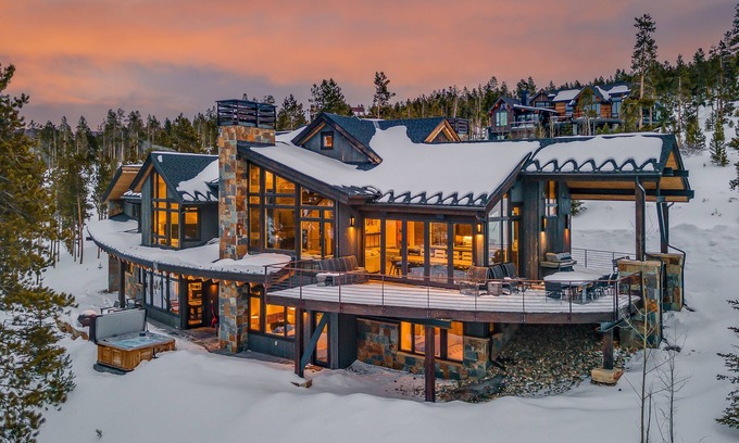 The Highlands House | Modern Retreat with Hot Tub & Fireplace Near Skiing and Golf