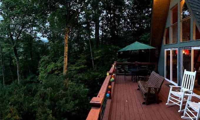 Wolf Laurel Cabin | Cozy A-Frame Cabin with Hot Tub Near Ski Resort