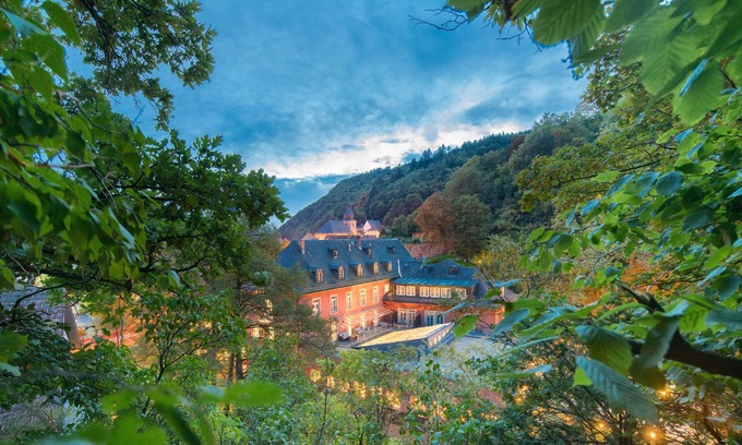 Bad Berneck im Fichtelgebirge Hotel | Hotel Hartl's Lindenmühle: Relax with Pool and Spa