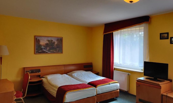 Elblag Hotel | HOTEL ŻUŁAWY