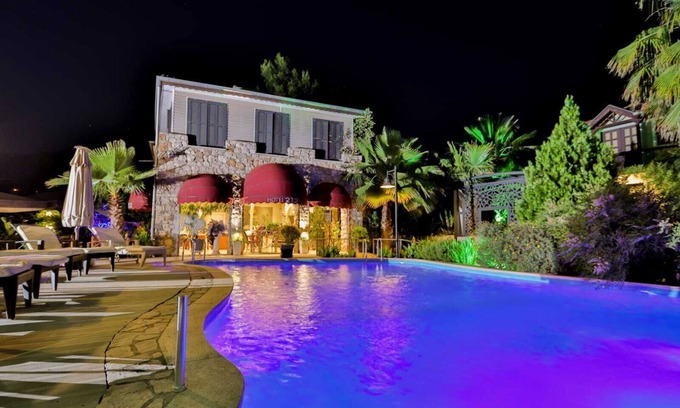 Olympos Hotel | Relaxing Retreat at Hotel 212 Olympos with Ocean Views