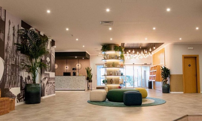 Assago Hotel | Cozy 4-Star Hotel with Pool and Pet-Friendly Amenities