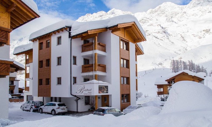 Plan Hotel | Hotel ∙ 4 guests
