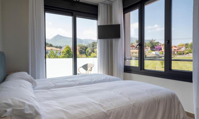 Celorio Hotel | Pet-Friendly Hotel A Mares: 8.6/10 Rated Getaway