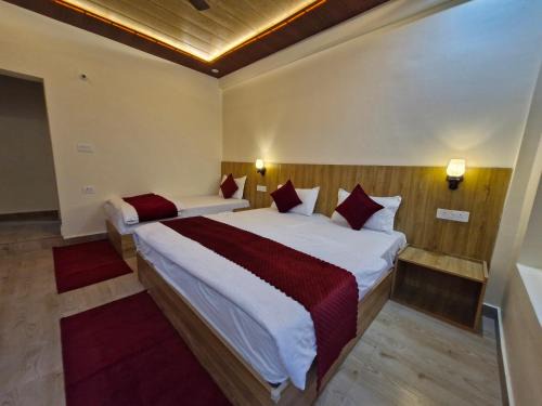 Chamoli Hotel | Discover Hotel Aashirwad: Pet-Friendly & Highly Rated Stay