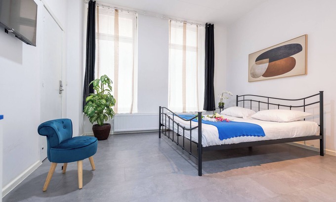 Broekwijk Hotel | Budget-Friendly Stays at Hotel Abberdeen with Breakfast