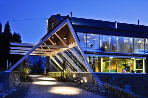 Macrozona Bahia Redonda y Primeros Faldeos Hotel | Family-Friendly Hotel ACA El Calafate with Breakfast Included