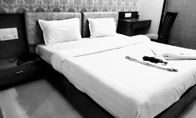Mumbai House | Budget-Friendly Family Stay at Hotel Accore -Inn, Mumbai
