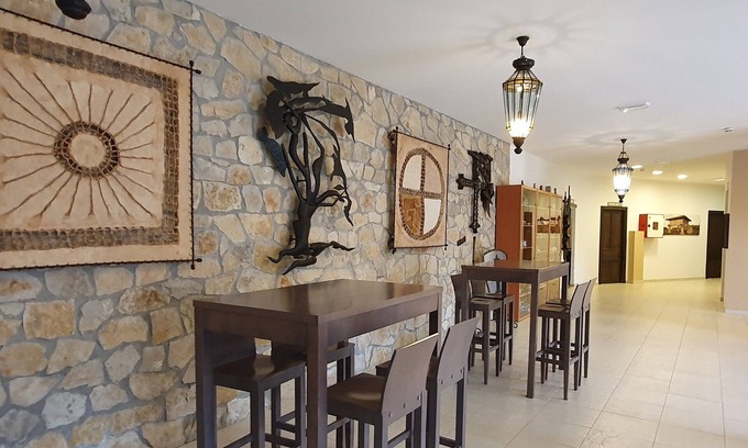 Arriondas Hotel | Discover Comfort at Hotel Acebos Arriondas with Spa & Breakfast