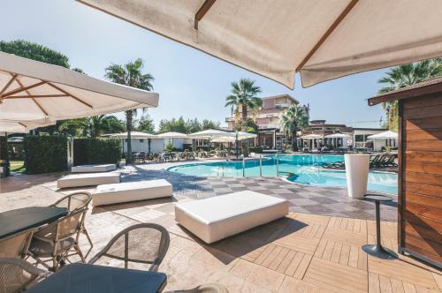 Marina di Vasto Hotel | Oceanfront Hotel Acquario: Pet Friendly with Private Beach