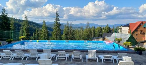 Dragobrat Hotel | Top-Rated Hotel "Адреналін" with Oceanfront Pool & Spa