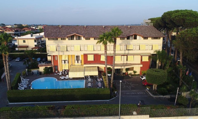 Varcaturo Hotel | Discover Hotel Agora: Oceanfront Bliss & 4-Star Comfort