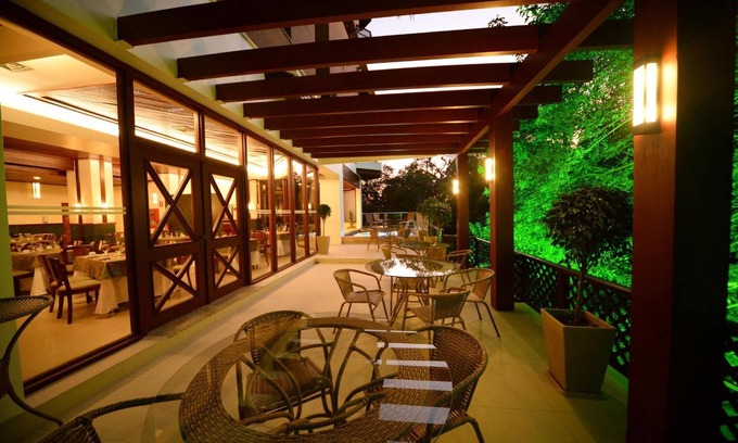 Higienopolis Hotel | Relaxing Hotel Aguas Claras Higienopolis with Pool & Spa