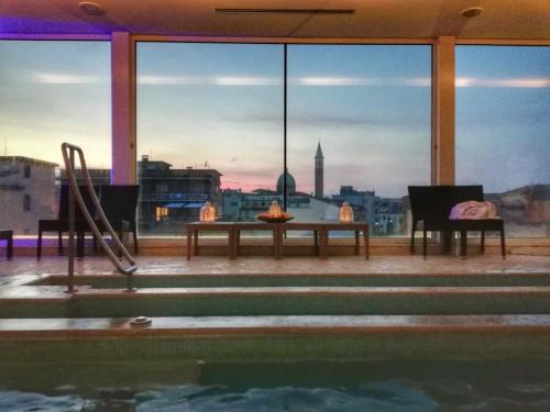 Grosseto Hotel | Hotel Airone: Enjoy Oceanfront Bliss with Family-Friendly Amenities