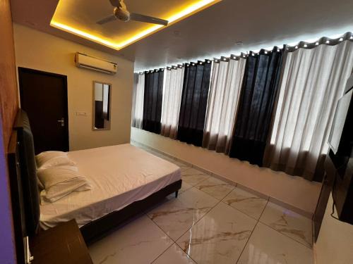 Rohtak Hotel | Pet-Friendly Comfort at Hotel AJL with Delicious Dining