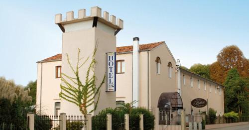 Santo Stino di Livenza Hotel | Discover Hotel Al Barco: Pet-Friendly & Family-Oriented Stay
