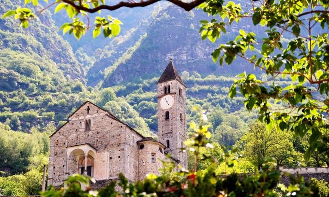 Iragna Hotel | Comfortable Stays at Hotel Al Giardinetto with Dining Options