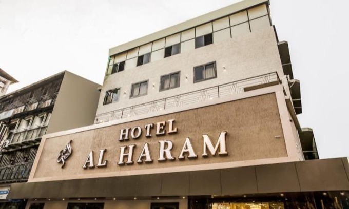 Prabhadevi Hotel | Budget-Friendly Stay at Hotel Al Haram with Breakfast Included