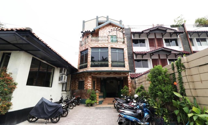 Palmerah House | Budget-Friendly Hotel Alamanda: Child-Friendly Retreat