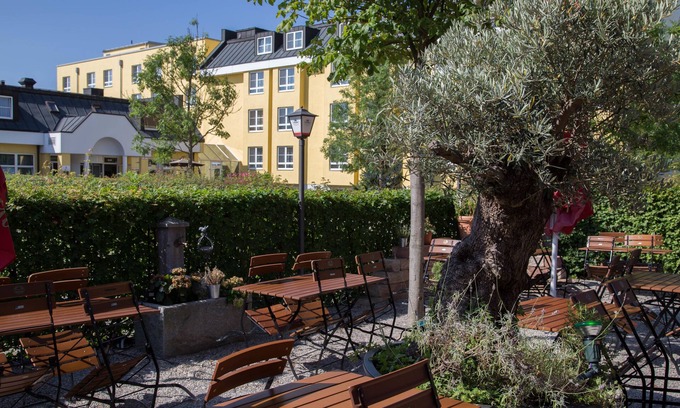 Munchen District Hotel | Elegant Hotel Alarun: Top-Rated Stay with Great Amenities