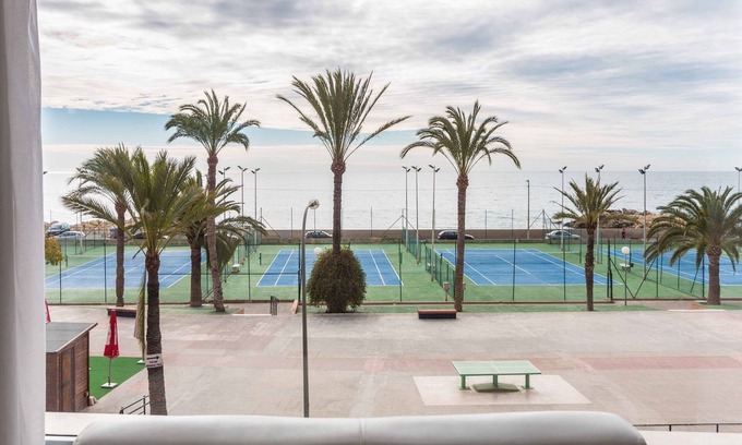 L'Albufereta Hotel | Discover Comfort at Hotel Albahia with Pool and Spa
