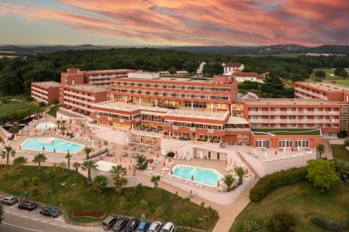 Zelena Hotel | Oceanfront Retreat at Hotel Albatros Plava Laguna