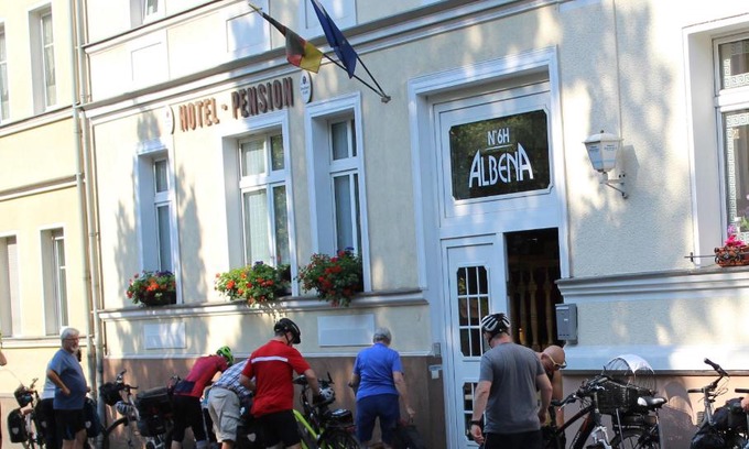 Furstenwalde/Spree Hotel | Hotel Albena: Family-Friendly Retreat with Pet Amenities